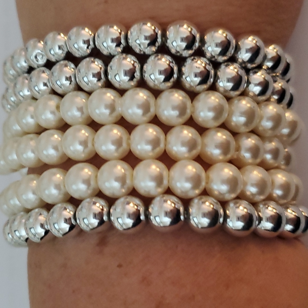 Stretch Pearl Look Beaded Bracelet